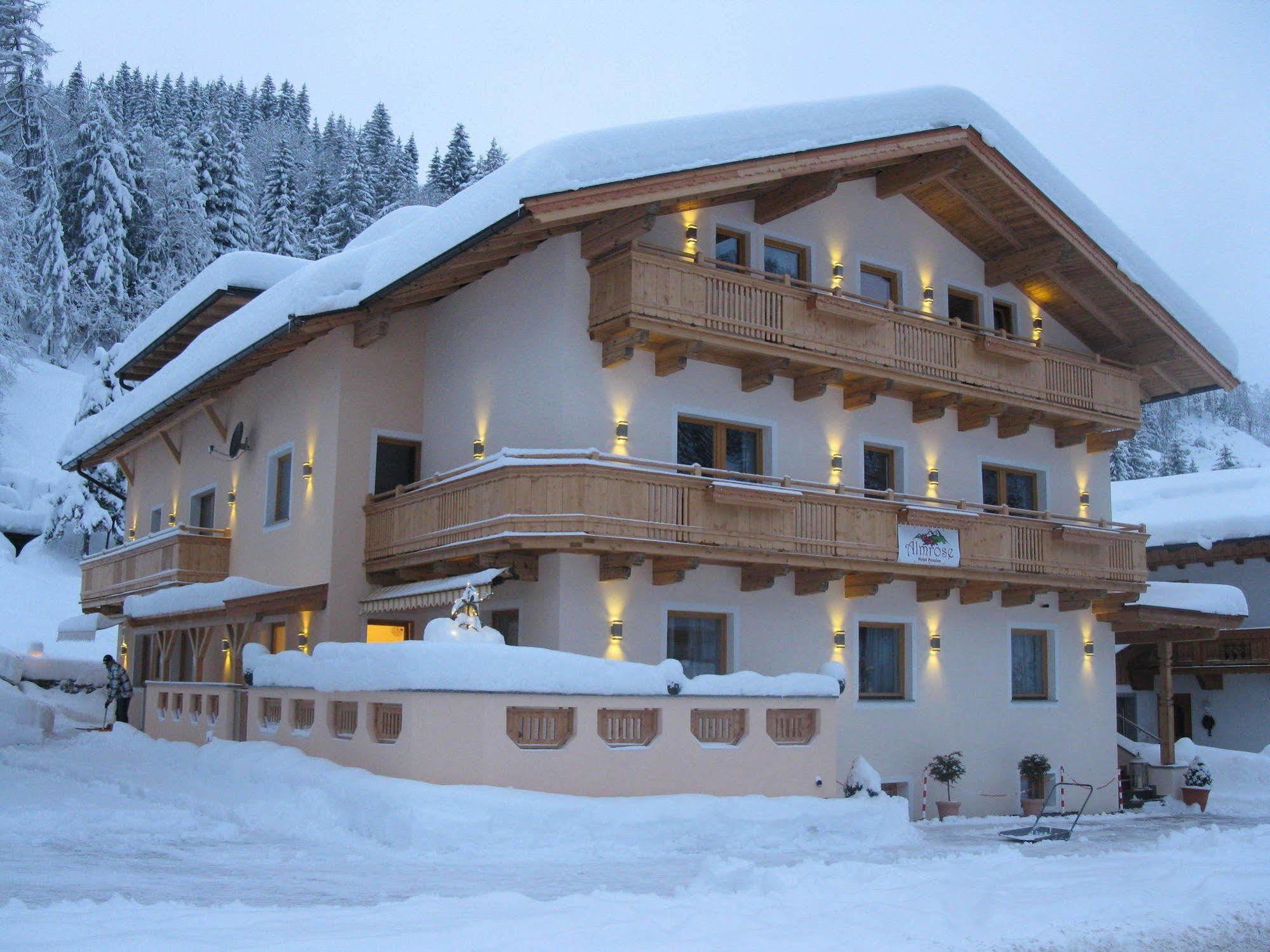Alpenchalet Almrose เอาฟาค์ ภายนอก รูปภาพ